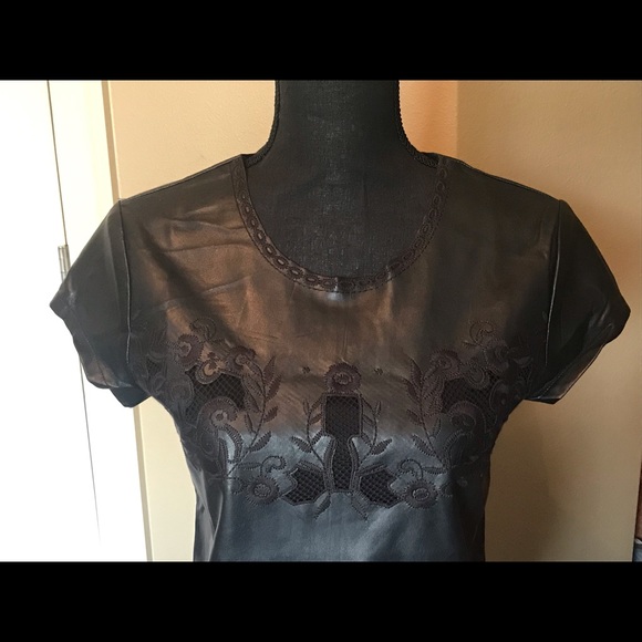 Romeo and Juliet COUTURE Black faux leather top Size Small - Picture 6 of 15